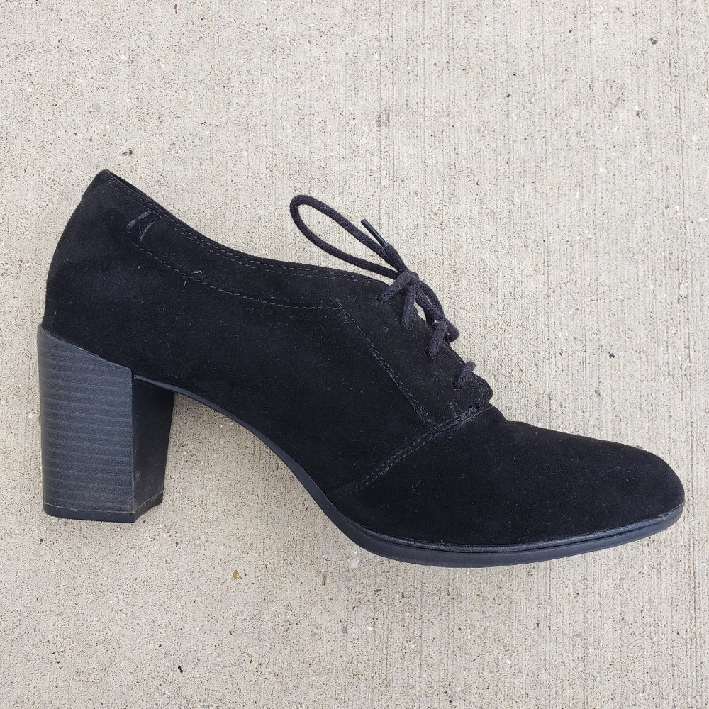 Clarks Black Oxford Heels